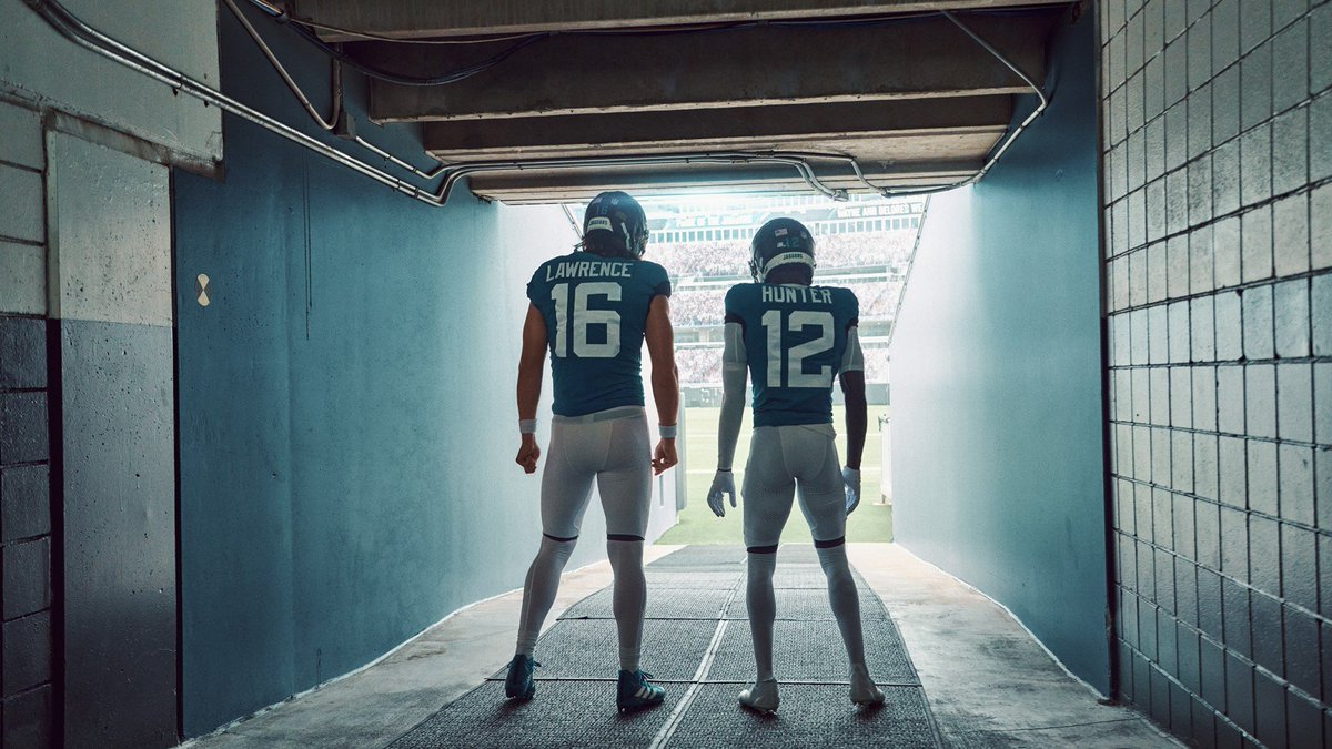Underdog's tweet photo. Trevor Lawrence + Travis Hunter thus far...

Completions - 0
Commercials - 2 https://t.co/mm3iYcztmF