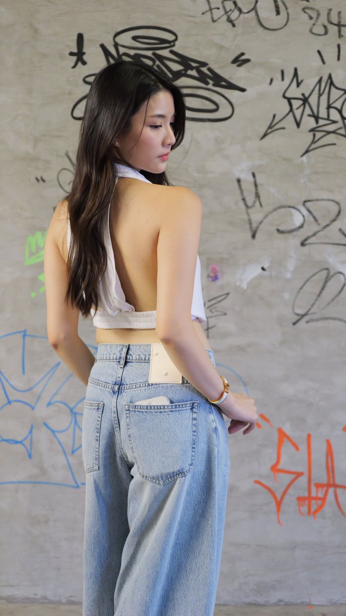 ร่างทองหมอเปรม อาจจะทำร้ายหัวใจเด็กสาวทั้งพระนครได้

SO THIS IS LOVE
#พิษรักEP5