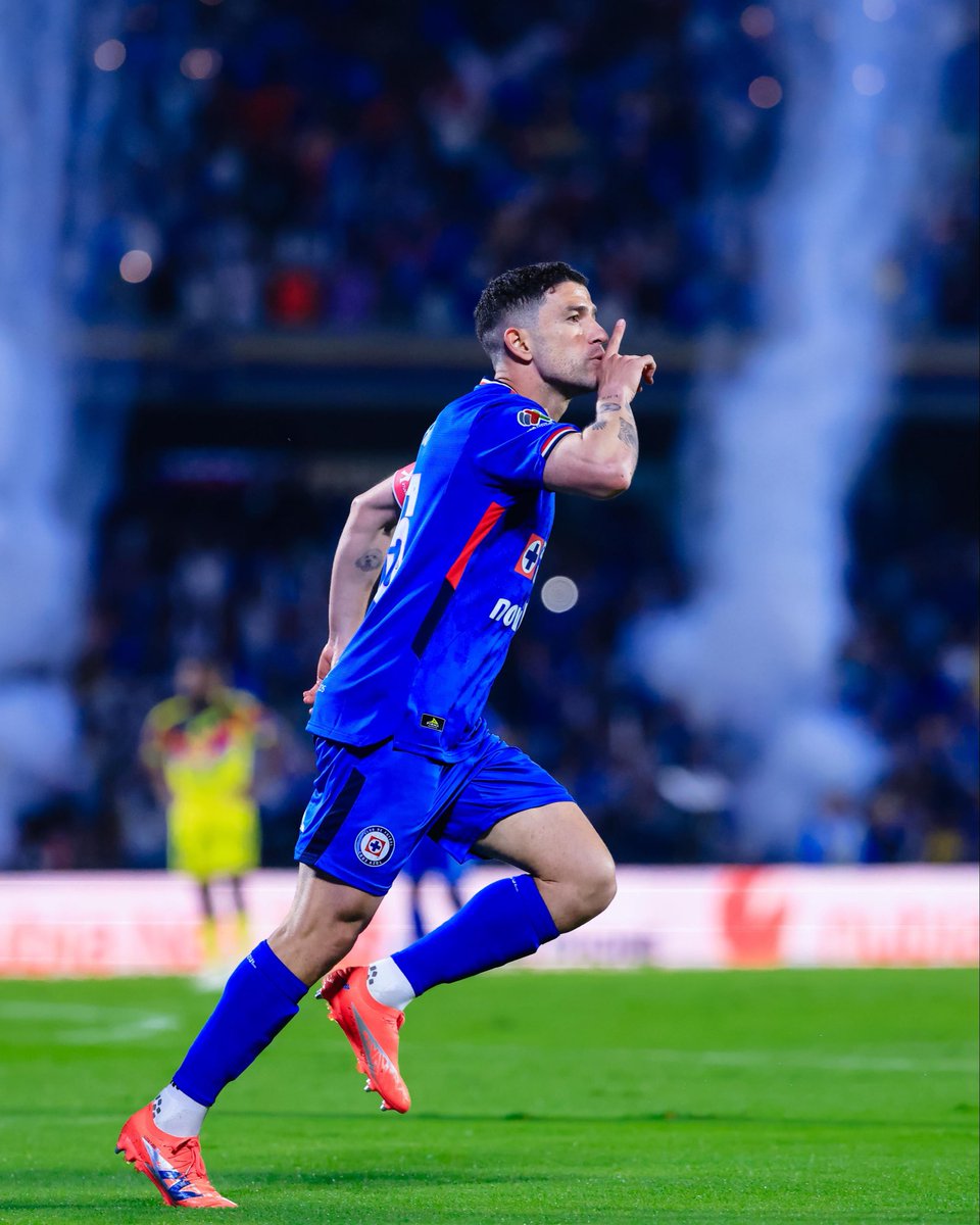 BUENOS Y AZULES DÍAS 💙🚂