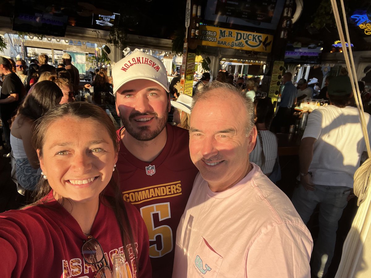 Happy 25th Birthday ⁦<a href="/mlonergan13/">Margaret Lonergan</a>⁩ !
Enjoy your day. ❤️🎂🥍⚽️🏀