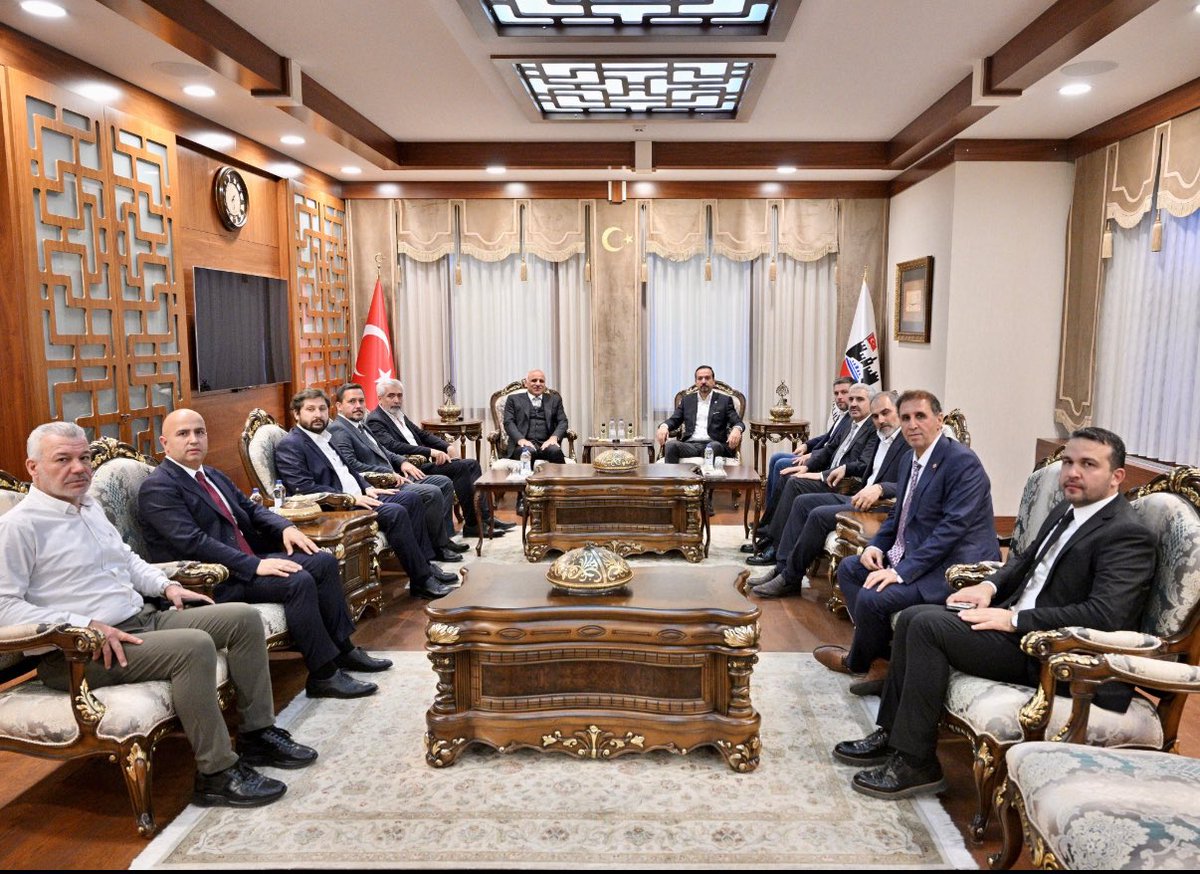 📍Diyarbakır Valiliği
AK Parti Genel Başkan Yardımcımız, Türk Devletleriyle İlişkiler Başkanı ve Ankara Milletvekilimiz Prof. Dr. Kürşad Zorlu, Milletvekilimiz Sayın Mehmet Galip Ensarioğlu ve İl Başkan Yardımcılarımızla birlikte Diyarbakır Valimiz Sayın Murat Zorluoğlu’nu