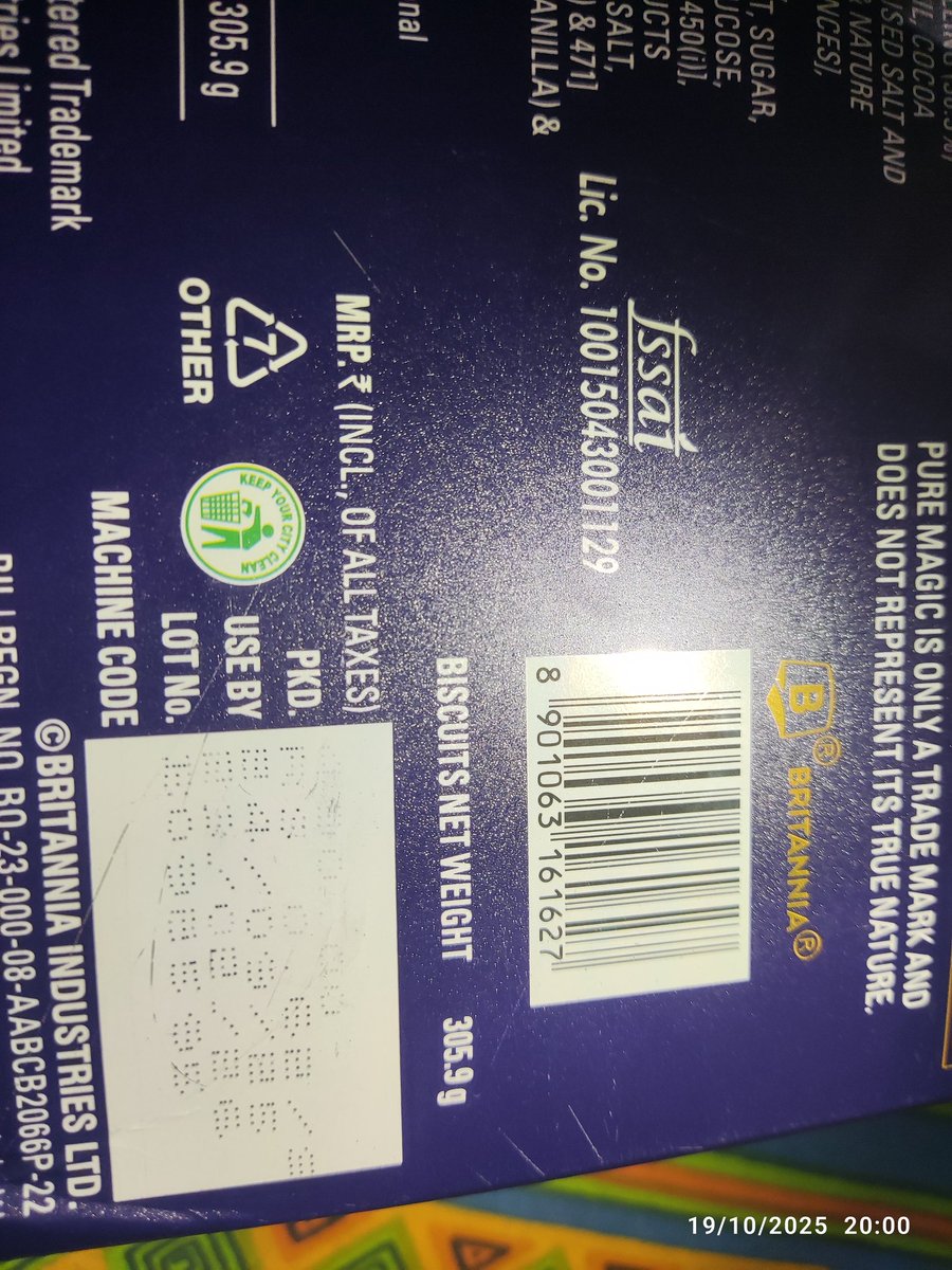 avikowel's tweet photo. @BritanniaIndLtd @letsblinkit @jagograhakjago , Dear Consumer Forum, Another event of looting customers by Britannia and Blinkit. For a pack containing four packs of biscuit totalling 190 Rs MRP, Britannia printed and selling as 490 Rs MRP, Blinkit sold it at 240. Not refunding. https://t.co/QbySjySSyJ