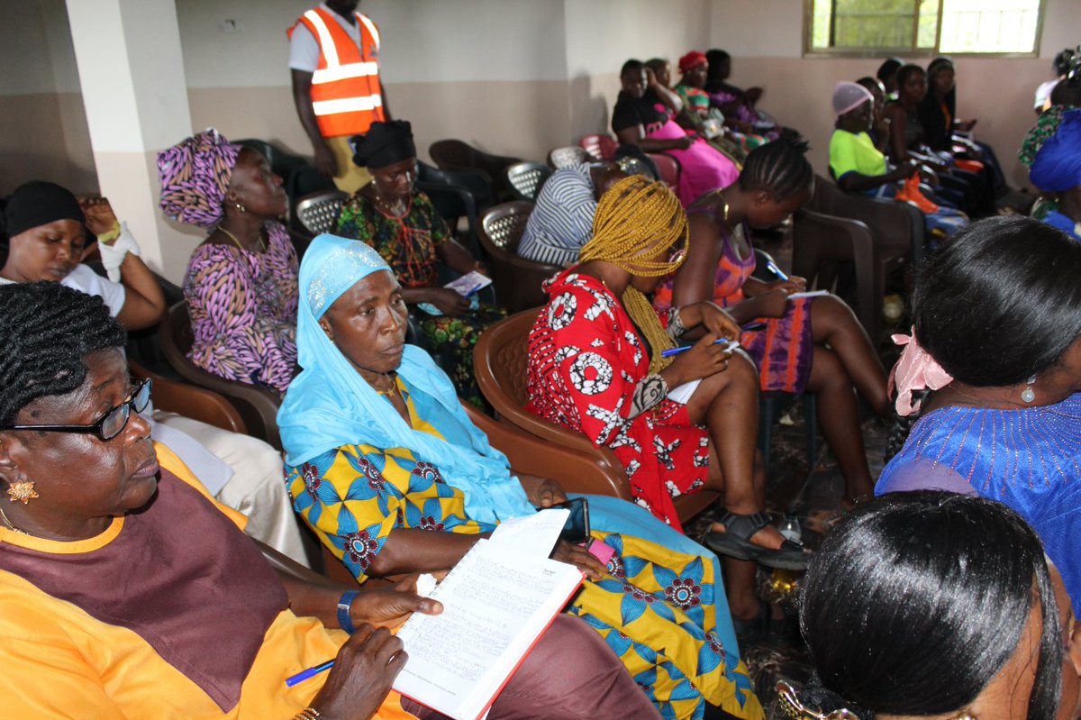 In Jendema &amp; BoWaterside for Ph.2 of empowering #WCBTs on customs procedure &amp; requirements @ border posts.
<a href="/AfDB_Group/">African Development Bank Group</a> funds thru #BIBESTProject help WCBTs overcome  #GBV; promote #regionalintegration &amp; Champion #development
<a href="/RevenueNational/">National Revenue Authority- Sierra Leone</a> <a href="/liberia_revenue/">Liberia Revenue Authority</a> @ONS_202 #LIS #SLID