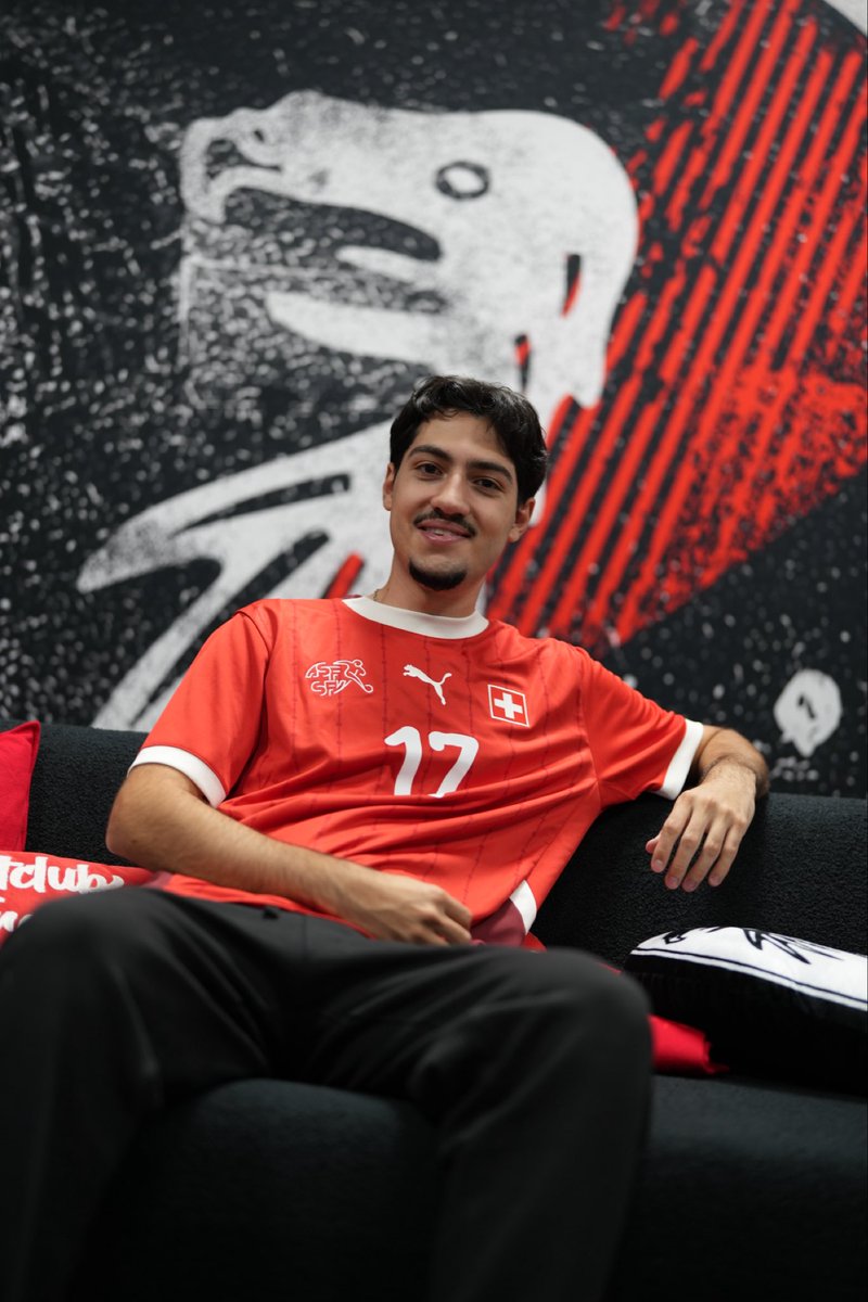 QUALIFIED for the eEuro Finals🇨🇭🇨🇭🧀🧀🧀

Was für eine unglaubliche Woche, ich kanns garnicht in Worte fassen. 

Danke an <a href="/SCF_Dave/">David Queck</a> und <a href="/nassada_/">Nassada</a> für die Unterstützung am Wochenende.
#hoppschwiiz🤣