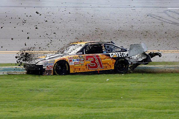 RavensBrent's tweet photo. On the very same lap, after he was coming to the front stretch and the start/finish line, Gordon was collected in a wreck and went spinning in the grass and up the race track. 

Scott Speed and Jeff Burton were also involved in the incident.

#Team24 #24Ever #Aarons499 #NASCAR https://t.co/1DzSmYofQG
