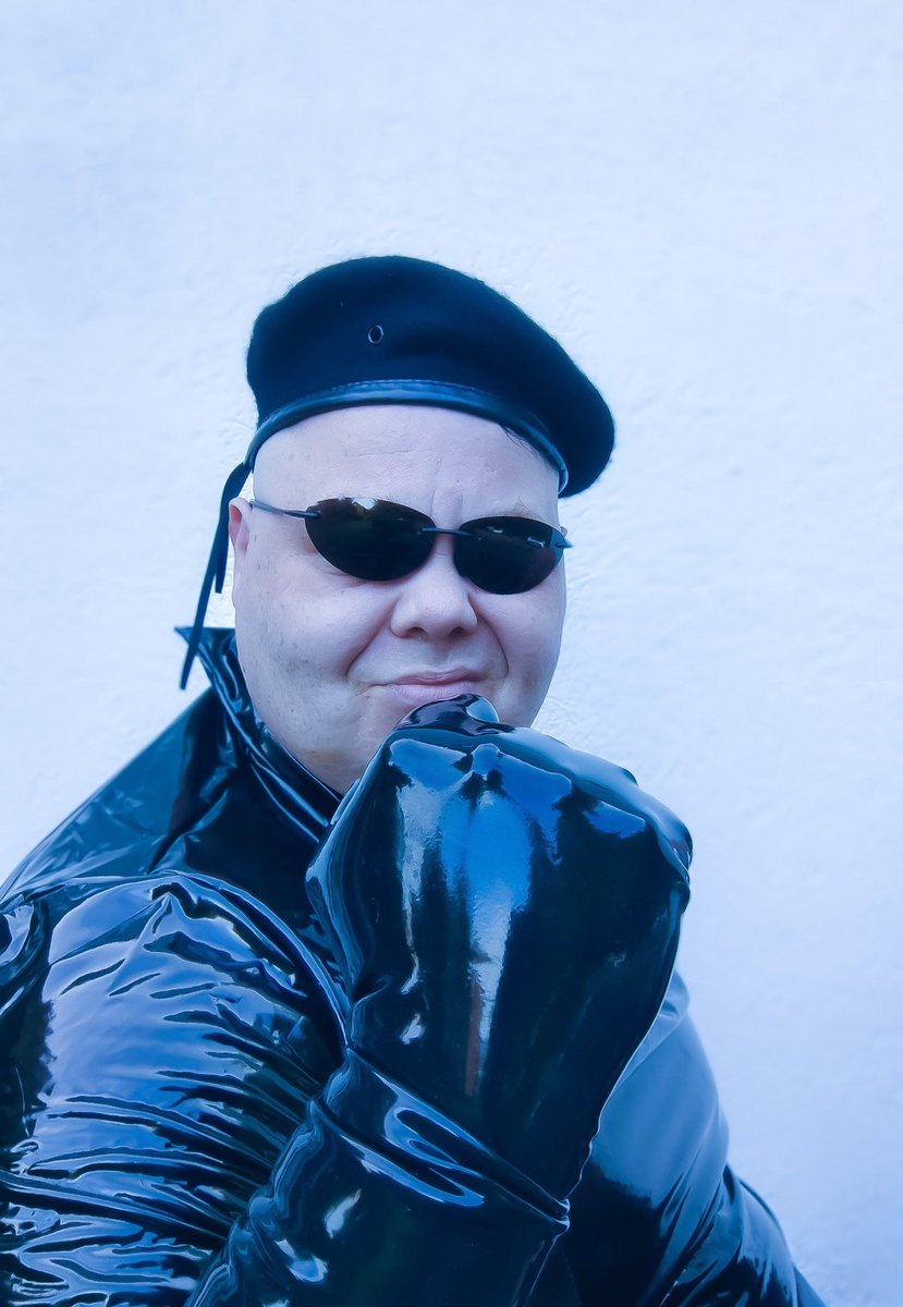 The general is here. That means General Fist.

Eeny, meeny, miny, moe, I don't finger, I fist. 

#BDSM #BDSMPlay #GothicDominus #BDSMGay #Herr #sklave  #master  #kinkycurvy #gay #fetishgay #alphamale #alphamalegay #slave  #dominus #pvcgothboy #rubbergothboy #fetishgothboy