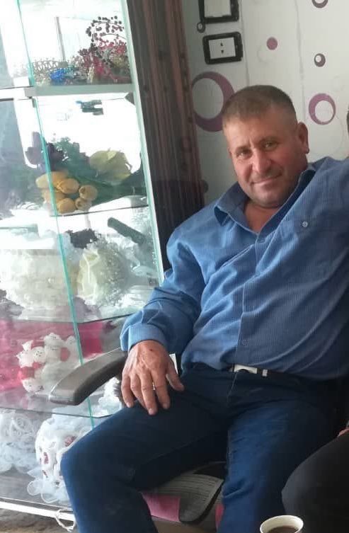 🔴 Alawite man missing in western rural Homs amid fears of abduction

🔹Rural Homs | Al-Qurniyah: Contact has been lost with Hajmat Taysir Idris since the morning of October 18.

🔹His white Porter truck was later found empty with its doors open on the Al-Hawz–Al-Qurniyah road in