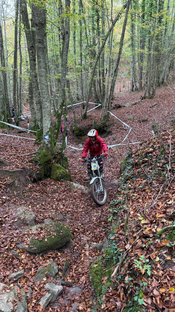 MC_Abadesses's tweet image. 👏🏽🔚Posem punt final a la 15a edició dels #2dtsc 

🤩Moltes gràcies a tots els pilots que hi han participat, així com als voluntaris i espònsors que ens ajuden

#2dtsc2025 #clàssiques #motor #trial #stjoanab #somtrial #santigosa