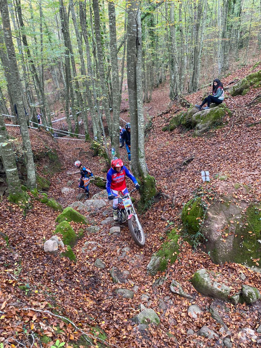 MC_Abadesses's tweet image. 👏🏽🔚Posem punt final a la 15a edició dels #2dtsc 

🤩Moltes gràcies a tots els pilots que hi han participat, així com als voluntaris i espònsors que ens ajuden

#2dtsc2025 #clàssiques #motor #trial #stjoanab #somtrial #santigosa