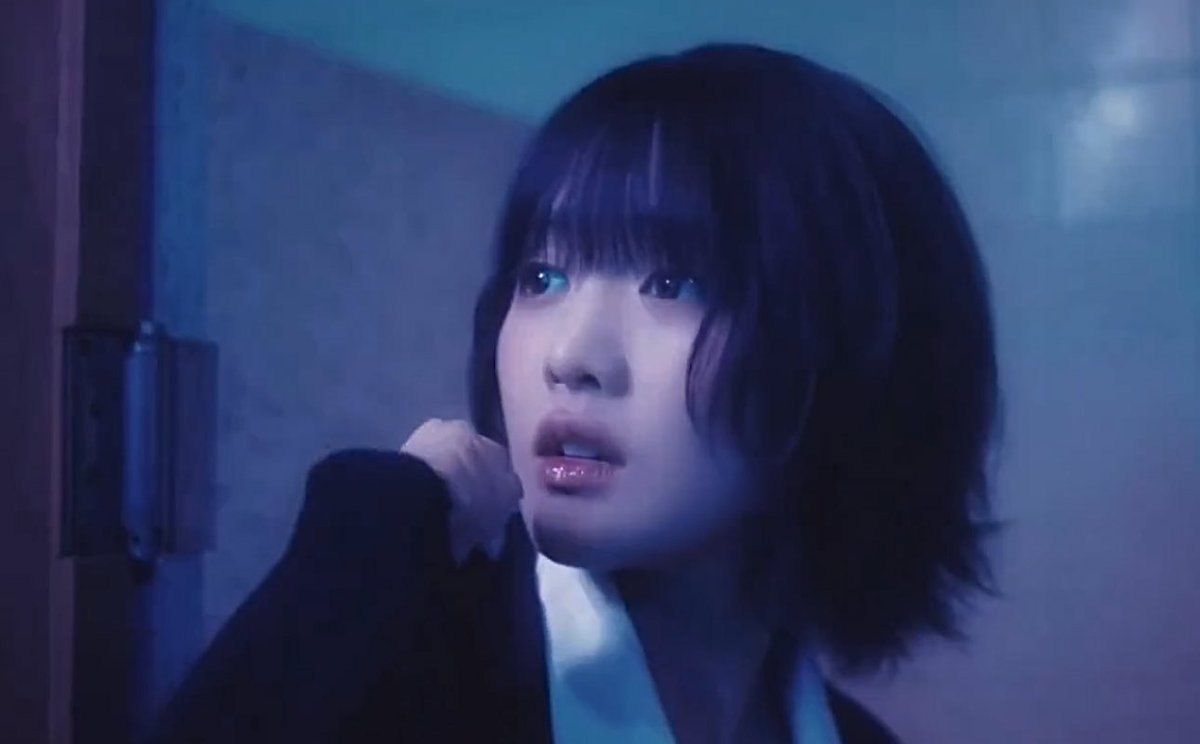 hourlyminniee's tweet image. she looks so fine