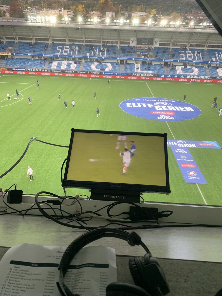 På Aker stadion for å kommentere Molde med fem poeng ned til kvalik - mot årets store positive overraskelse i Eliteserien, Sandefjord.

TV 2 Play kl. 17🇳🇴⚽️📺