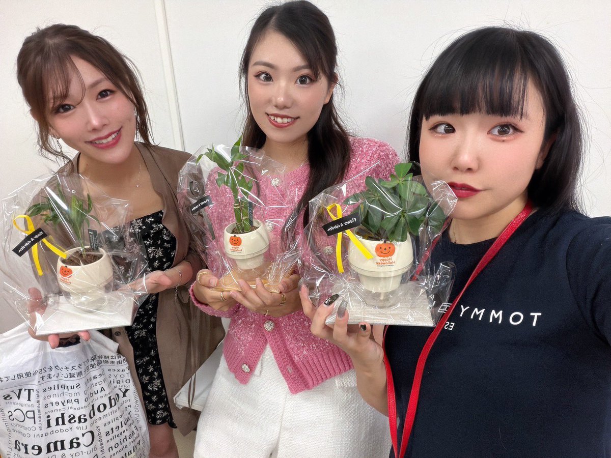 yakapiiii's tweet image. 吹田オータムフェスタ
ありがとうございました😊❤️

地元応援隊のみんな、駆けつけてくれた
ファンの方々に温かく見守られ
とっても楽しいステージでした🥰

たくさんの差し入れも
お気遣いいただきありがたかったです💕
次また会えるの楽しみにしてます🌟

#TEN6