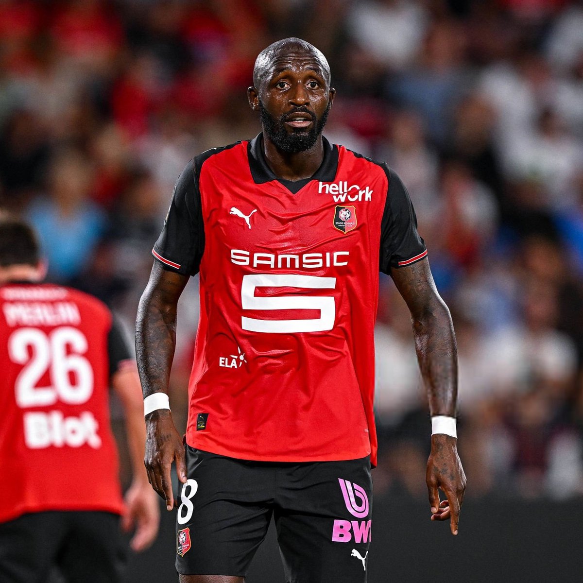 Je le disais déjà lorsque Seko Fofana a refusé de venir jouer les matchs de cette trêve internationale : il n’avait absolument rien ! Que la Fédération et son staff arrêtent de nous prendre pour des idiots.
La preuve : il est titulaire avec Rennes ce soir.
À chaque fois qu’il ne