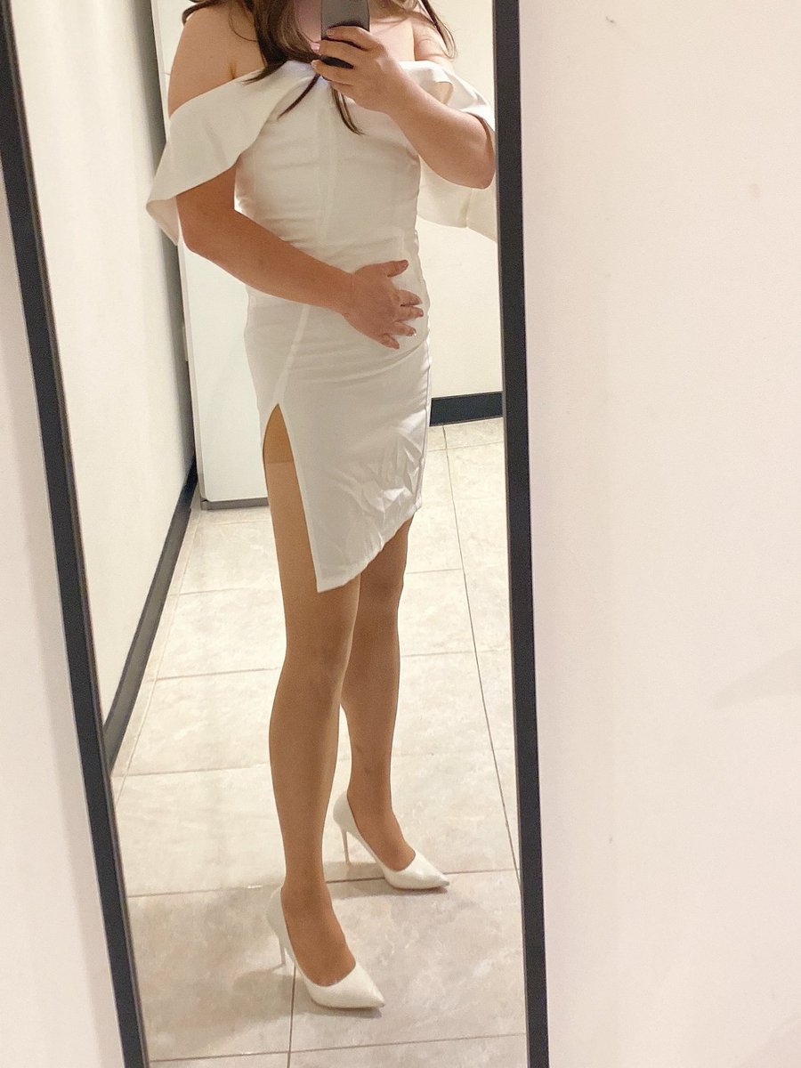 살이 좀 빠졌을때 산옷이라 터질라구 하네..ㅋㅋㅋ
#CrossDresser #시디섭 #시디 #여장남자 #cd #보추 #여장cd