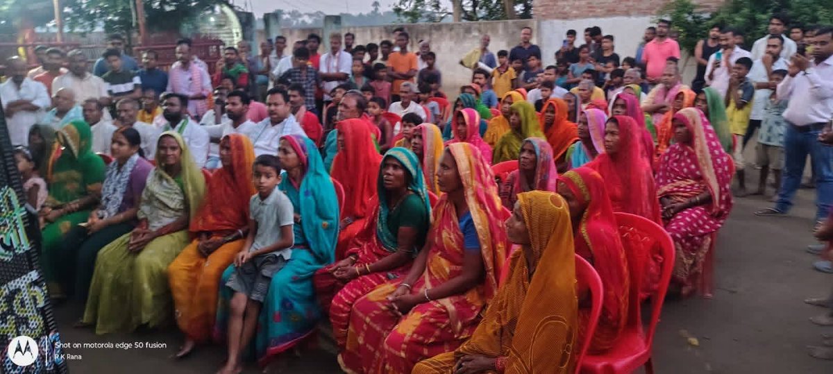 महिषी विधानसभा अंतर्गत👉#पंचगछिया पंचायत के #दुर्गापुर में पंचायत सभा के माध्यम से अपनी बातों को जनता भगवान के बीच रखा एवं आशीर्वाद मांगा।
बदलाव से ...
बदलेगा बिहार
बदलेगा महिषी