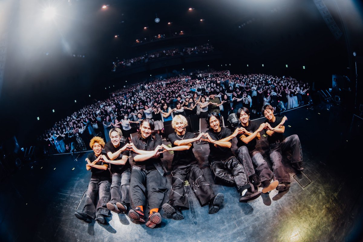 pisutatio_gmsr's tweet photo. Ryo Suzuki First  Tour 2025
「Blissful」〜君と叶える、夢の続き〜

鈴木凌くんの東名阪Zeppツアーで振付とダンサーをやらせていただきました🔥🔥

凌くんの、応援してくださる方や関わる人全員を幸せにしようとする姿勢、自分のためより人のために努力する姿に感動させられました🔥🔥

#鈴木凌 https://t.co/hItS3Cw0lN