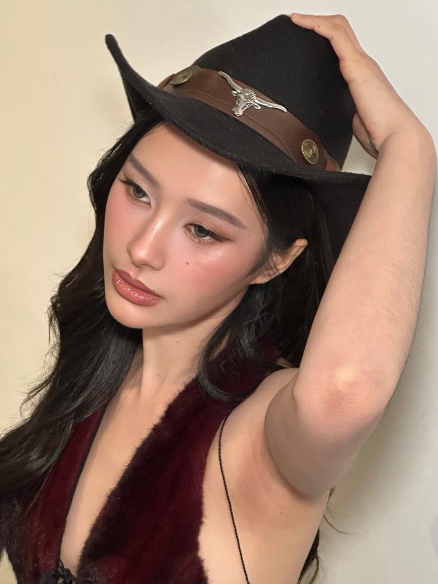 nmwnwy's tweet photo. Her face card สวยตาแตกเลยอะ https://t.co/J7E3vep0jW