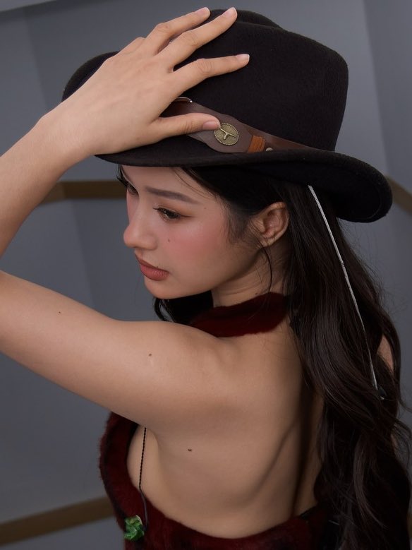 nmwnwy's tweet photo. Her face card สวยตาแตกเลยอะ https://t.co/J7E3vep0jW