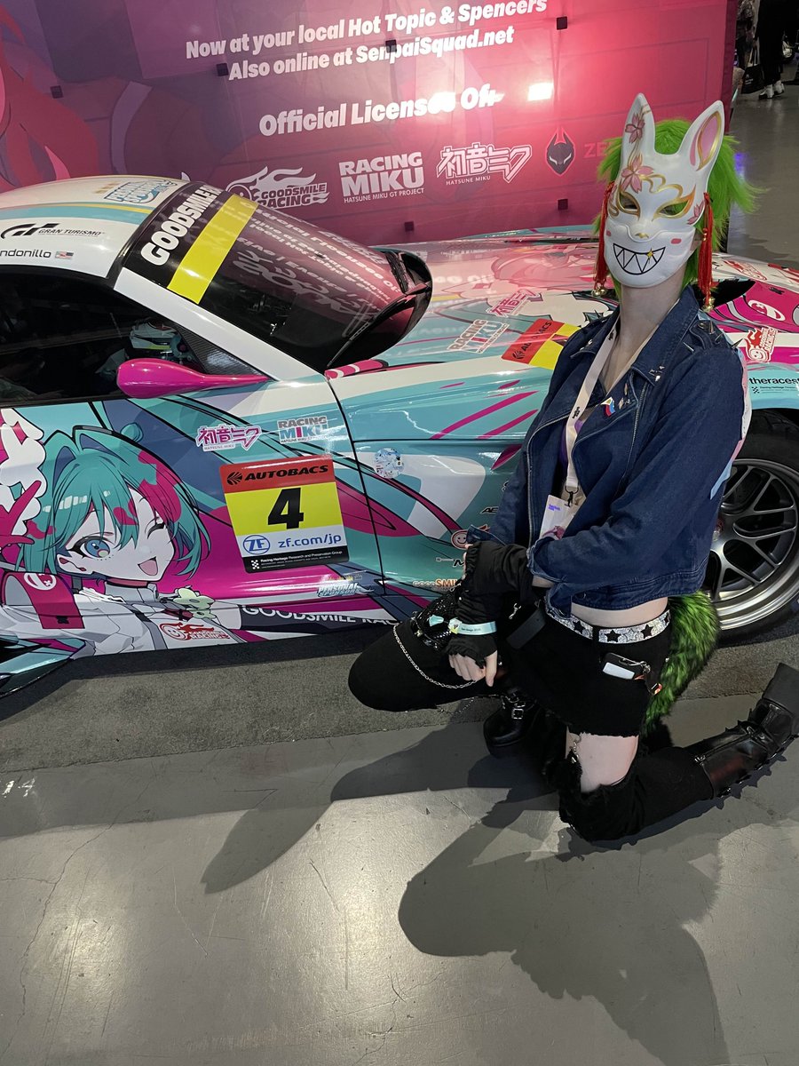 This Miku car is so cute OMG~! Wish I 1 had a license &amp; 2 could afford a car like this, maybe one day if I'm lucky right Starbits?

Gonna be all the pics for today ill post the rest after my post con stream soon~

Overall had a lots of fun with #twitchcon2025 #TwitchConSanDiego