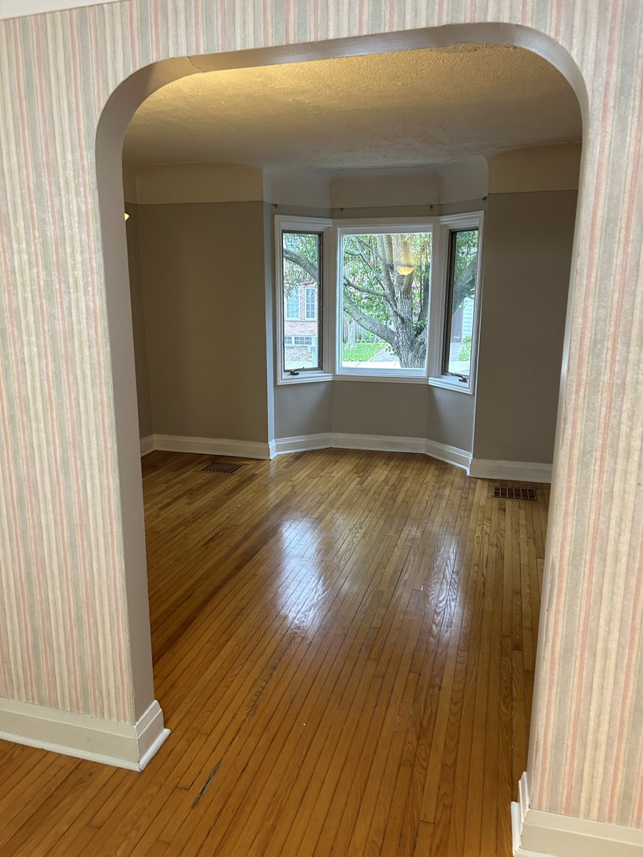 JohnHarber123's tweet photo. Here until 4 PM
OPEN HOUSE 144 Whitney Ave, Hamilton 
Is this your new home? https://t.co/4nTsIhhWZ3