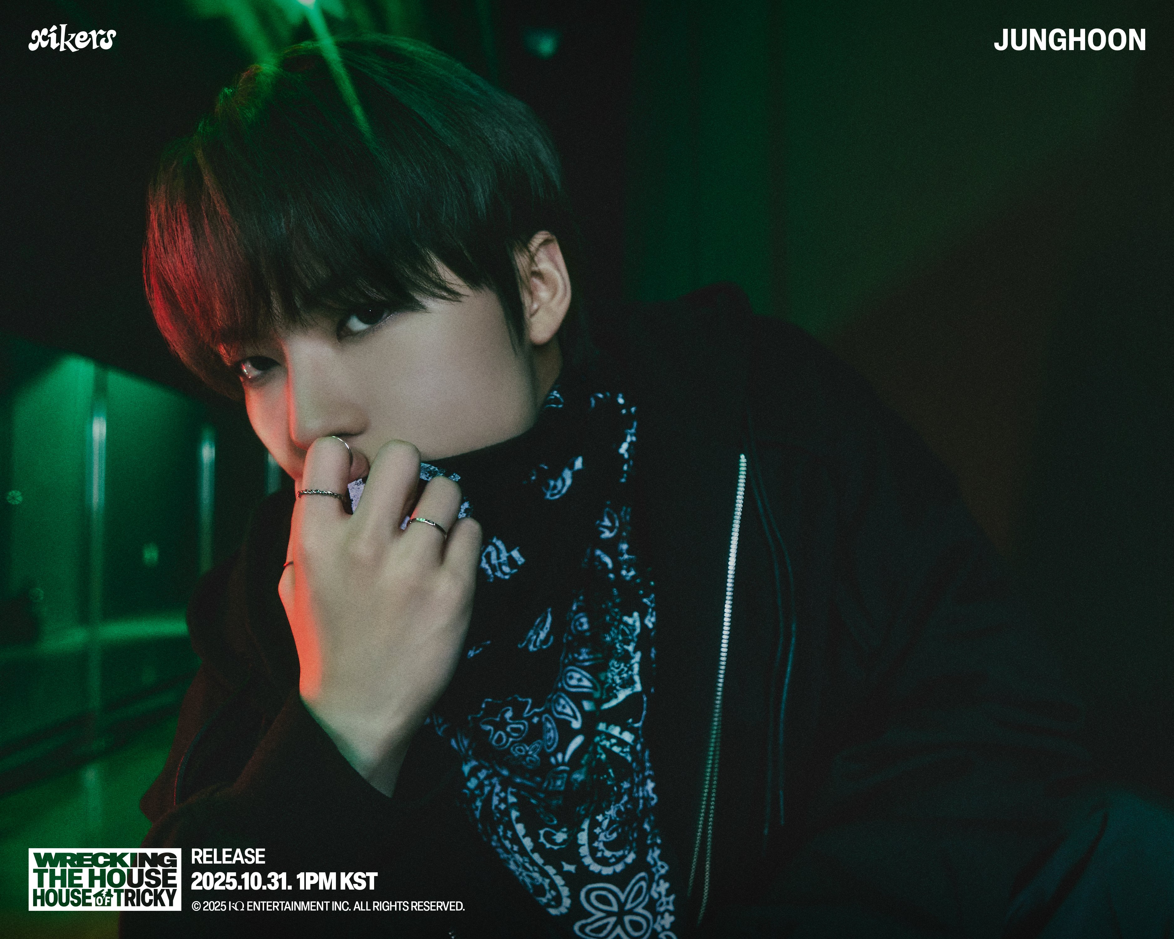 삼선 트레이닝 복을 100프로 활용한 것 같은 남돌 컨포 | 인스티즈