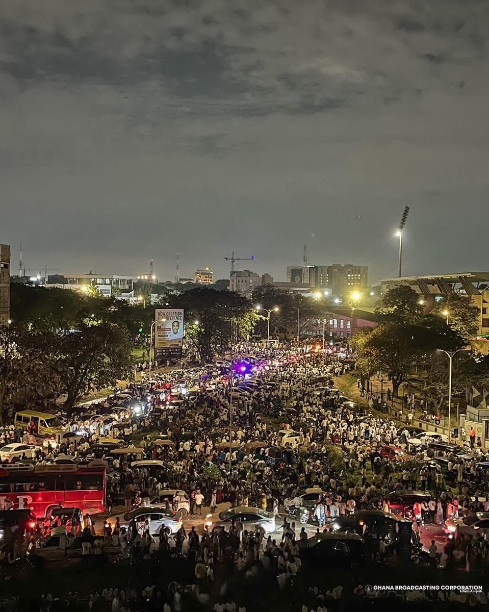 Shatta Wale breaks the record for the Biggest Outdoor Event in Ghana, as 100,000 fans attend Shatta Fest to celebrate his 40th birthday.

Several fans flew from Nigeria and Liberia to attend the event.