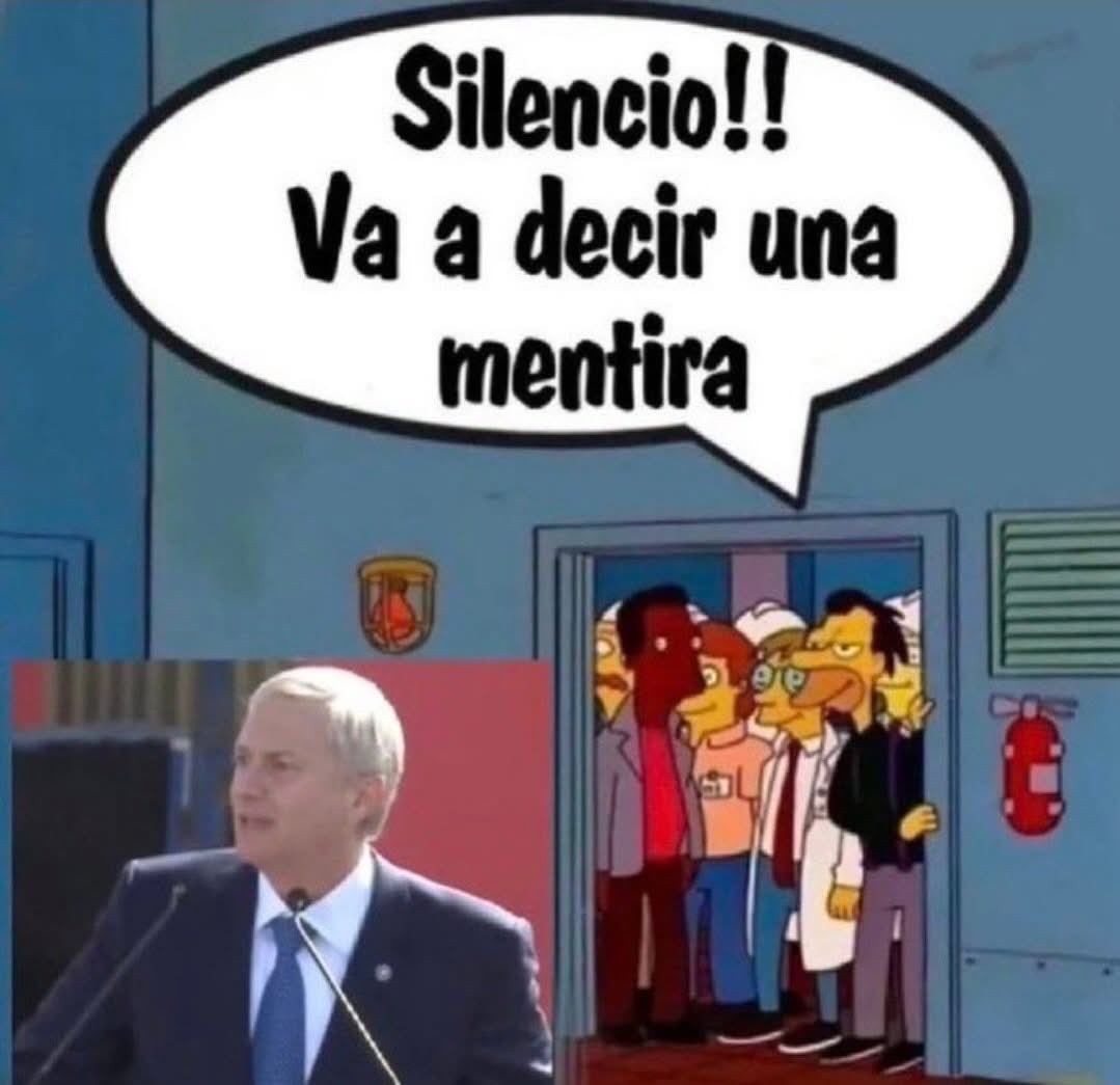 Como no va a salir el Presidente a hablar !!! Si todo el rato el kakas lo interpela o tira mentiras !!!#MesaCentral