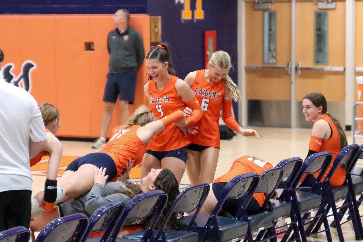 Top Row Pics tweet media