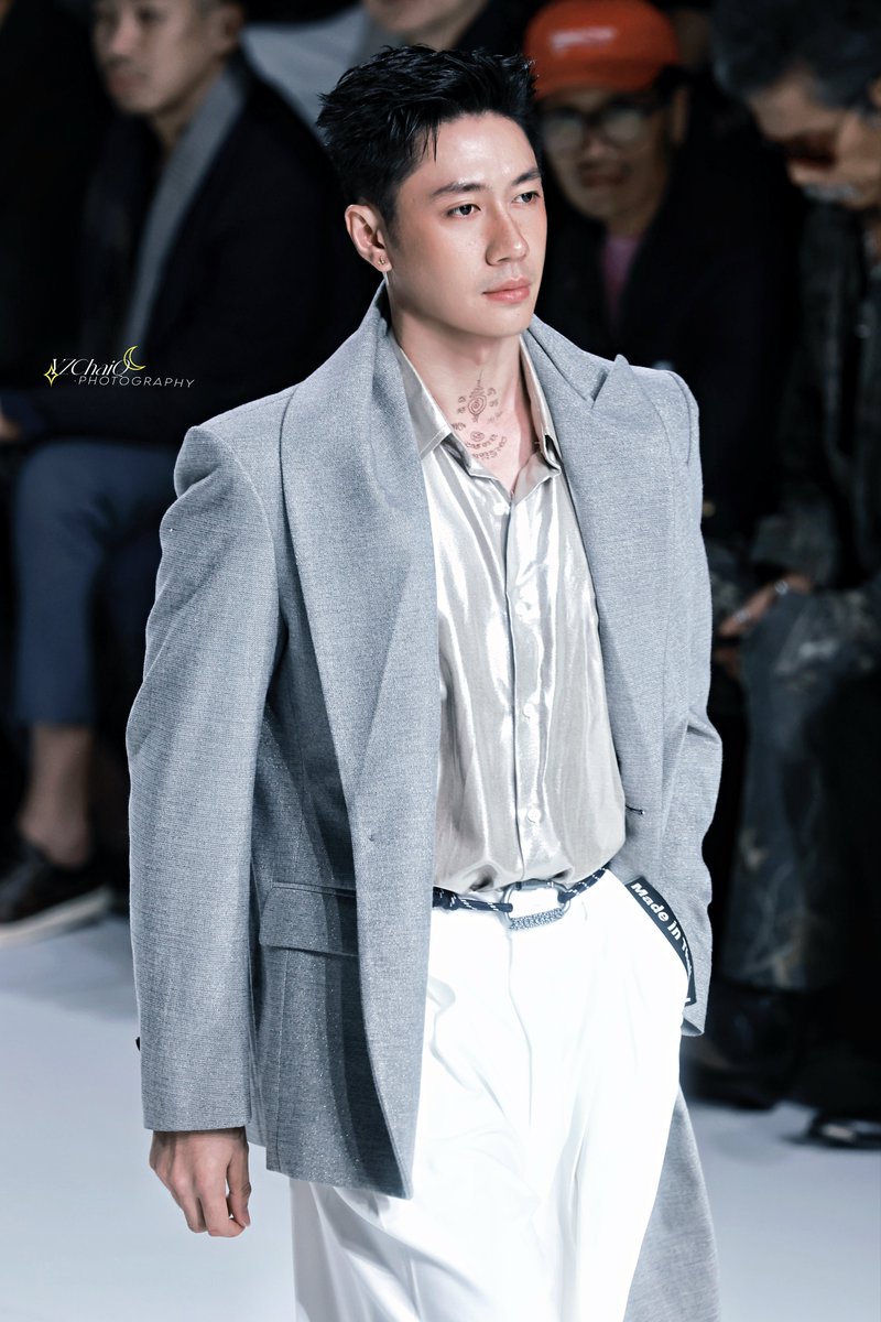 YZChaiQ's tweet image. 今天也很爱你😘

@RachataJam 

JAM AT SIAM PARAGON
#๒๗FRIDAYxJAM
#SiamParagonBIFW2025xJam 
#JamRachata #แจมรชตะ