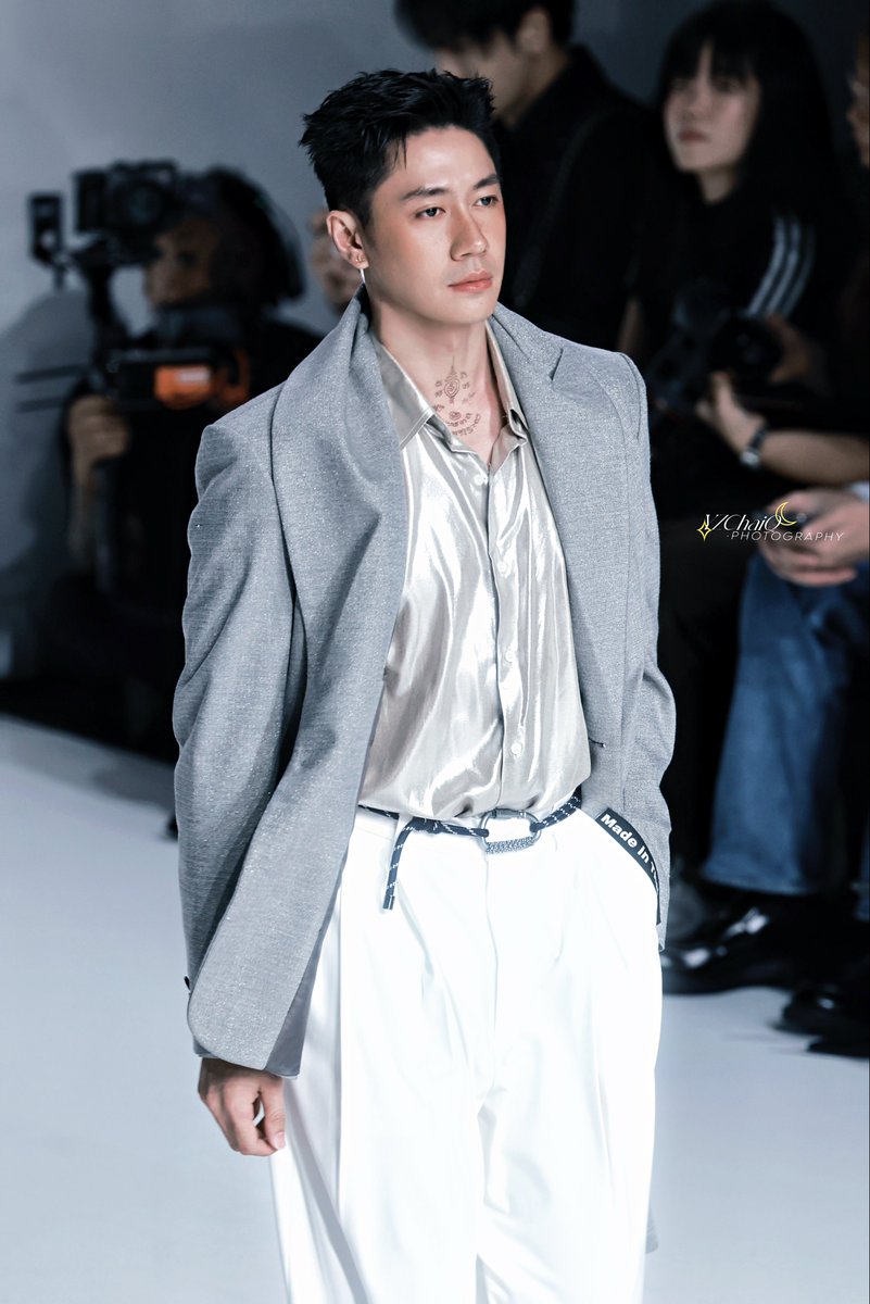 YZChaiQ's tweet image. 今天也很爱你😘

@RachataJam 

JAM AT SIAM PARAGON
#๒๗FRIDAYxJAM
#SiamParagonBIFW2025xJam 
#JamRachata #แจมรชตะ