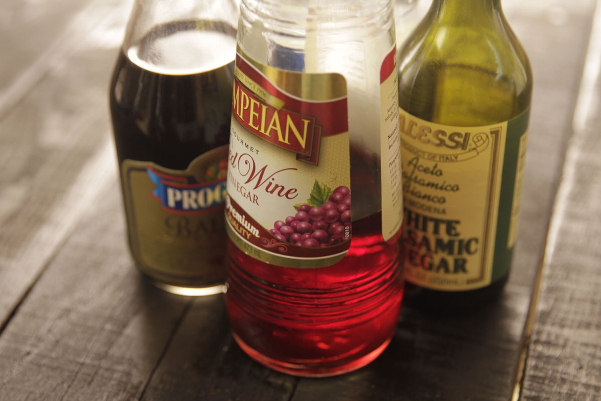 CamelliaBeans's tweet photo. The secret ingredient that makes all the difference! 🫘✨ A splash of vinegar in your red beans can add that perfect tangy brightness and helps break down the beans for ultimate creaminess. Read more about this #RedBeanEssential:
https://t.co/1sM45EFGXI https://t.co/5gHUl3atdu