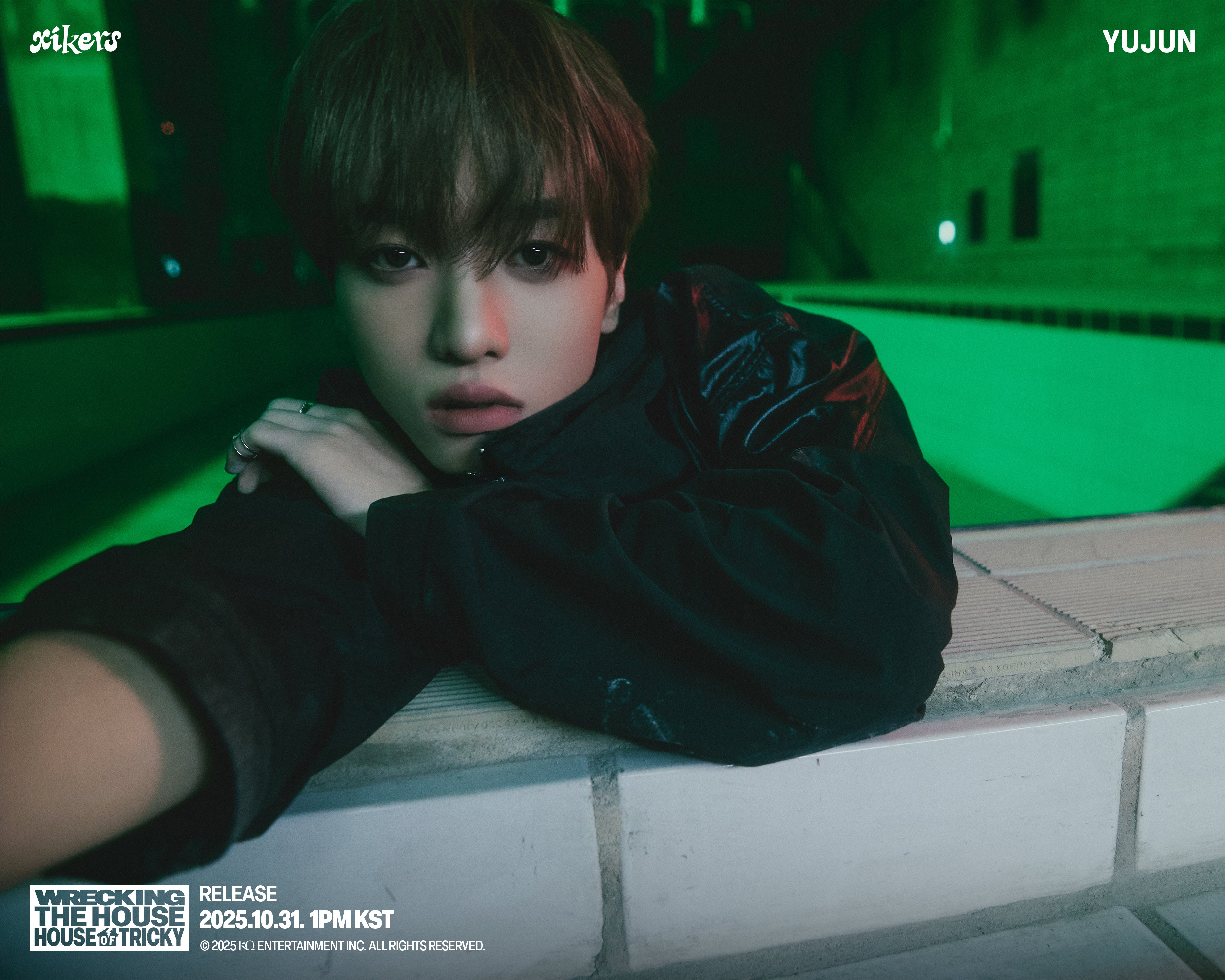 삼선 트레이닝 복을 100프로 활용한 것 같은 남돌 컨포 | 인스티즈