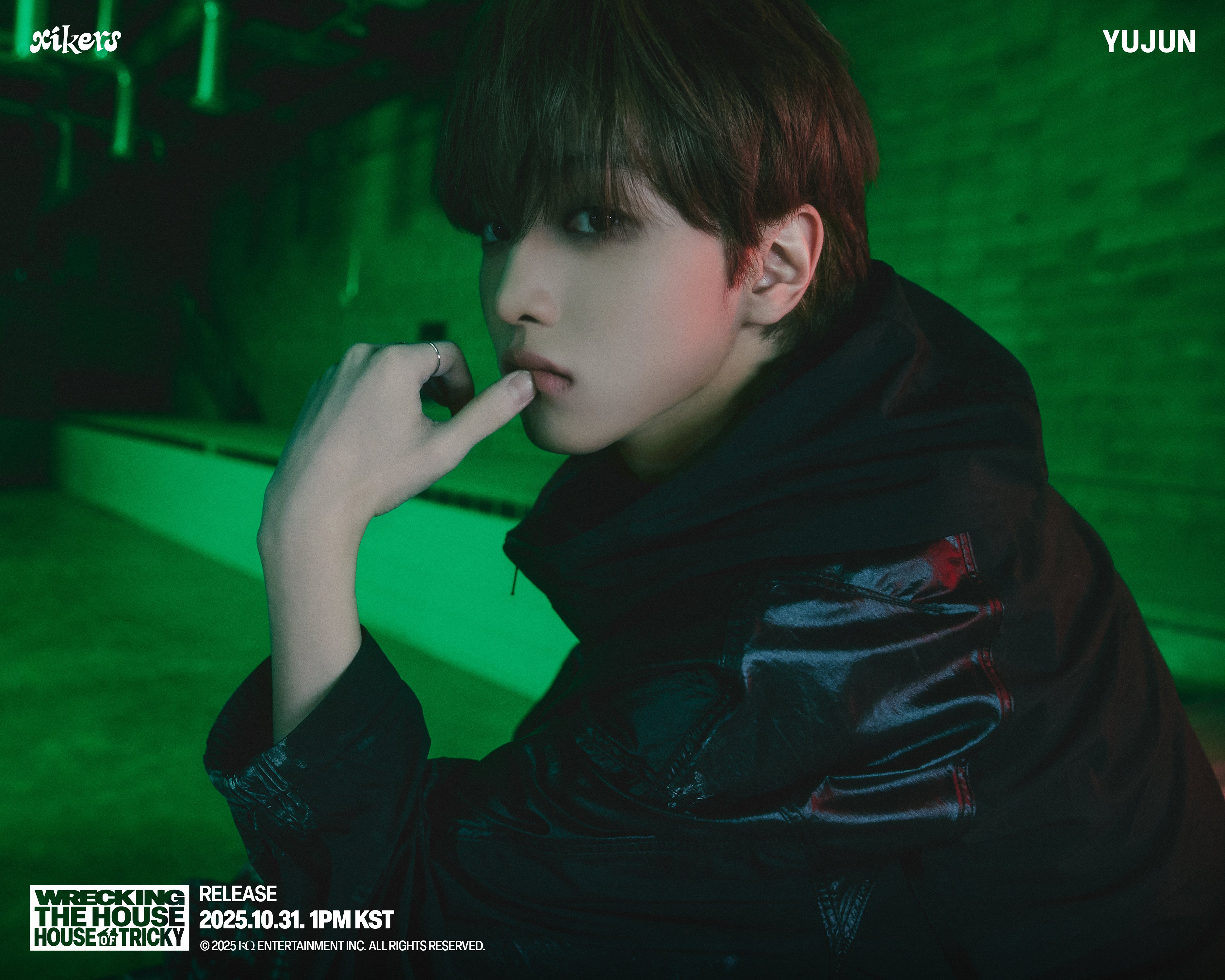 삼선 트레이닝 복을 100프로 활용한 것 같은 남돌 컨포 | 인스티즈