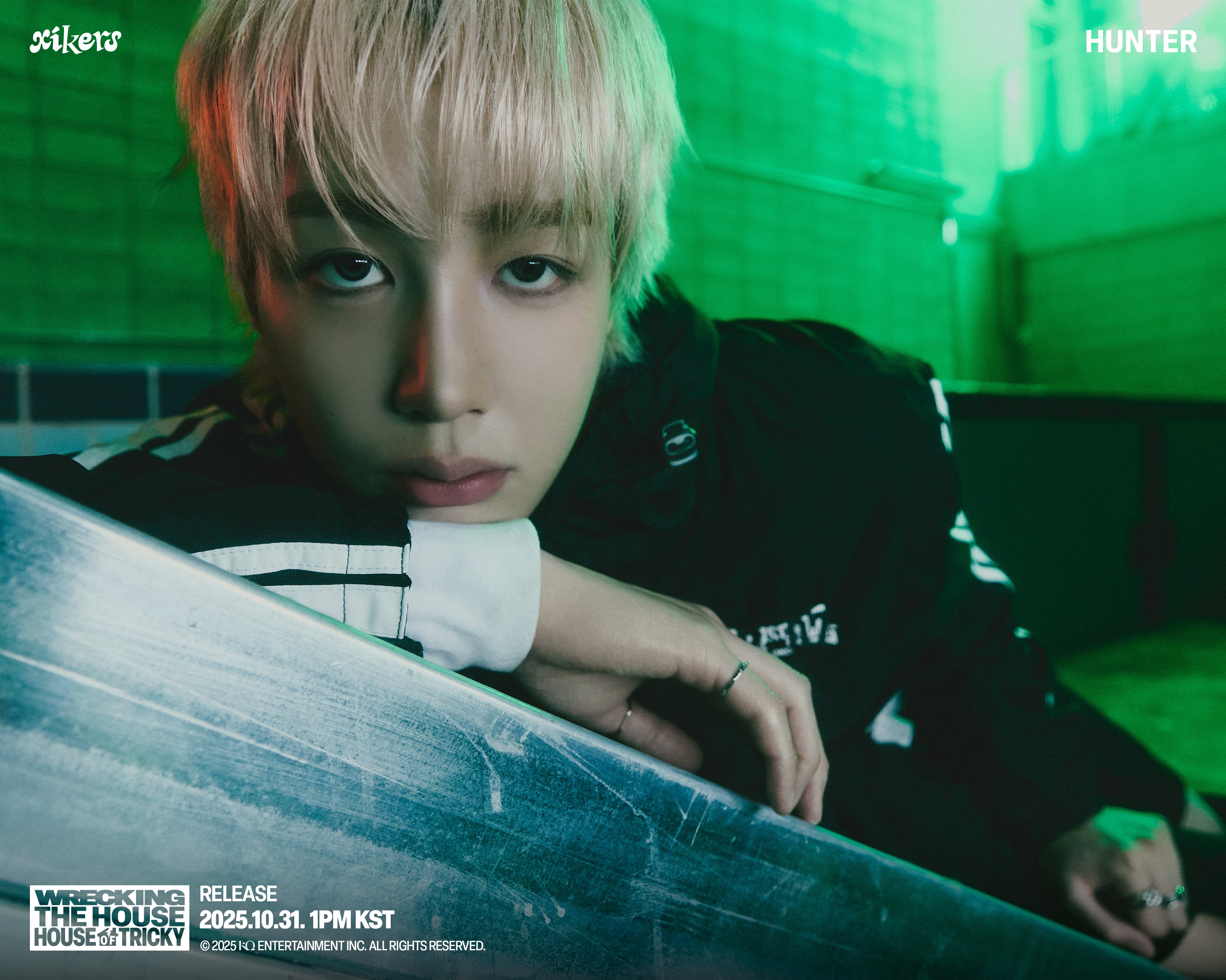 삼선 트레이닝 복을 100프로 활용한 것 같은 남돌 컨포 | 인스티즈