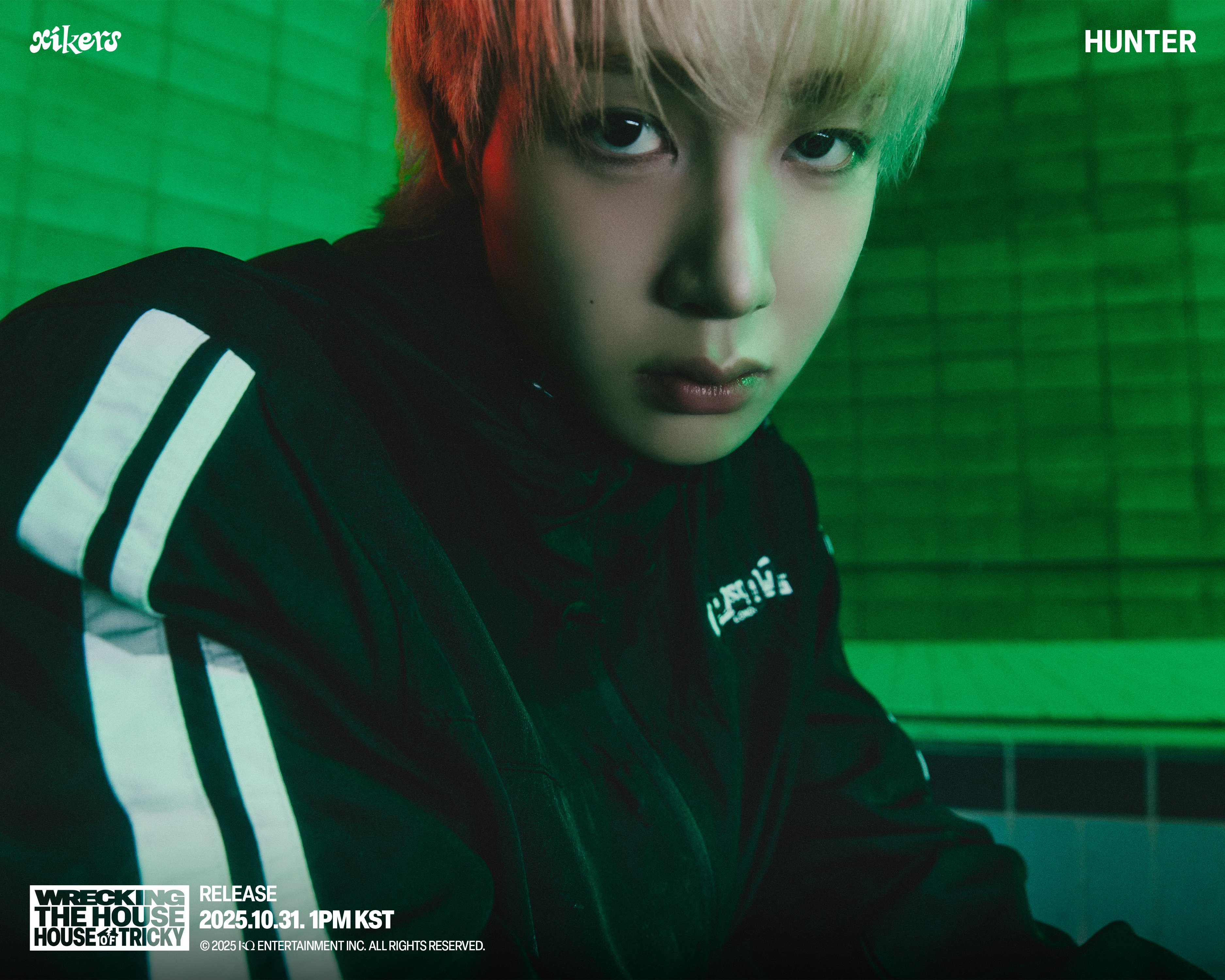 삼선 트레이닝 복을 100프로 활용한 것 같은 남돌 컨포 | 인스티즈