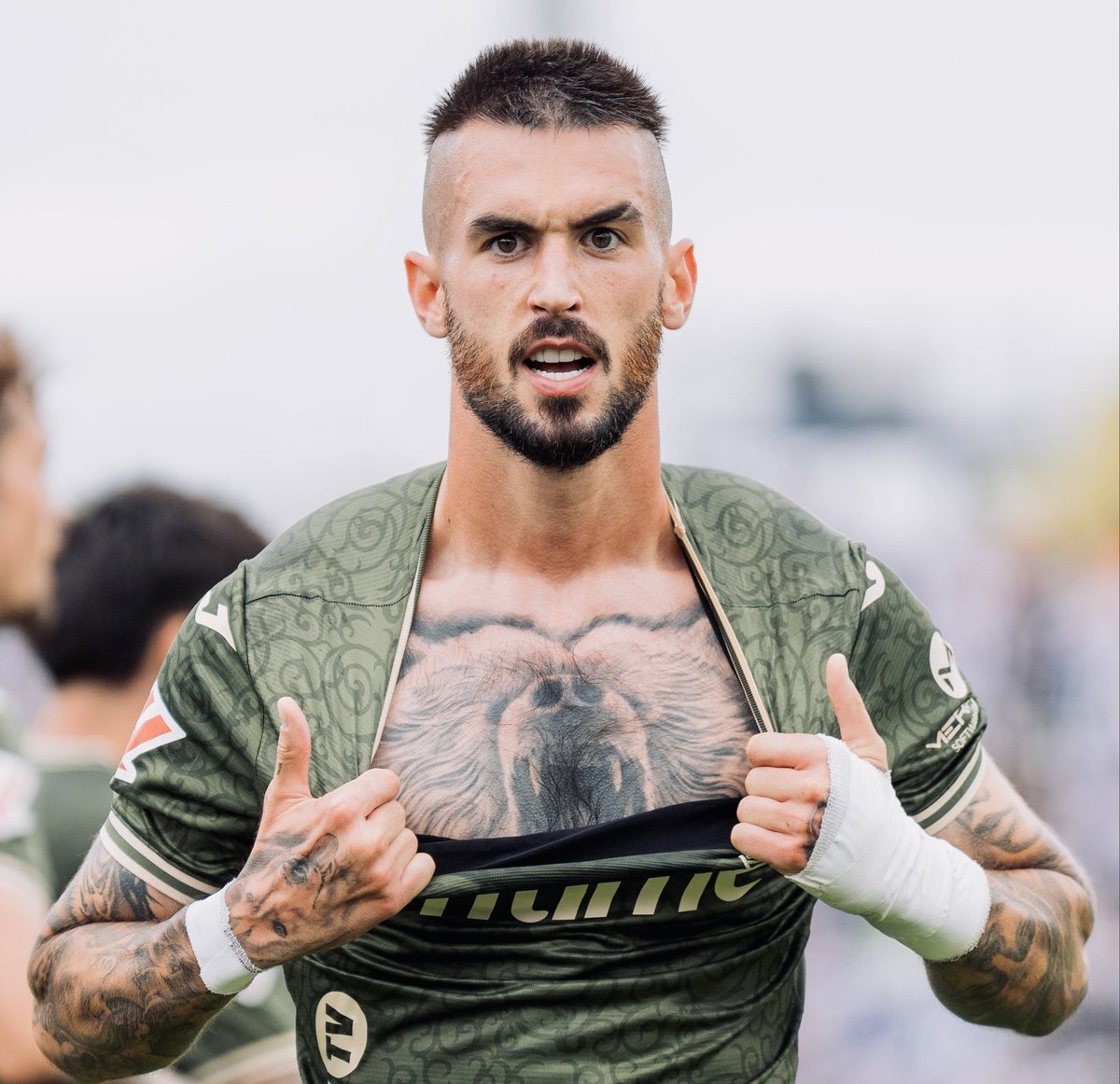 Por fin llega la primera victoria del Lega en casa. Decisivo Juan Cruz (así sí) y grandes Naim y Álex Millán. Se merecen ser titulares. #LeganésMálaga