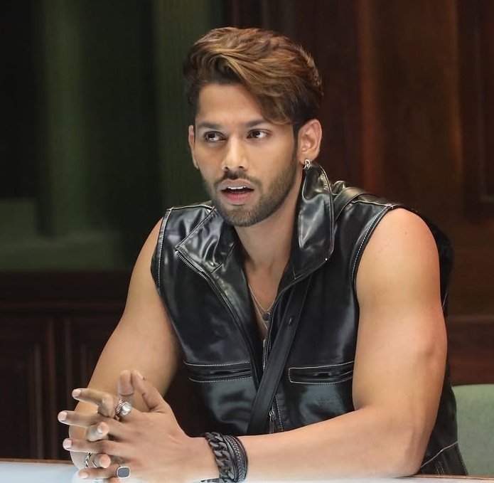 unplixco's tweet photo. 🚨 Make 1 Million Posts 🔥🔥

WE WATCH BB FOR BASEER

#BiggBoss19 #BB19 #BiggBoss19 #BaseerAli https://t.co/rAeOehsVwr