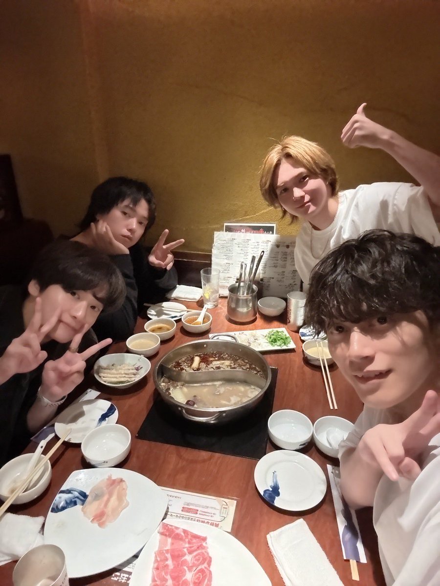 hikaru_inaba_'s tweet photo. 誕生日祝ってもらった🎂

ありがとー！

2枚目おれが撮った写真📷
ぶれぶれ下手くそすぎた（笑） https://t.co/tZpZe4BCrw