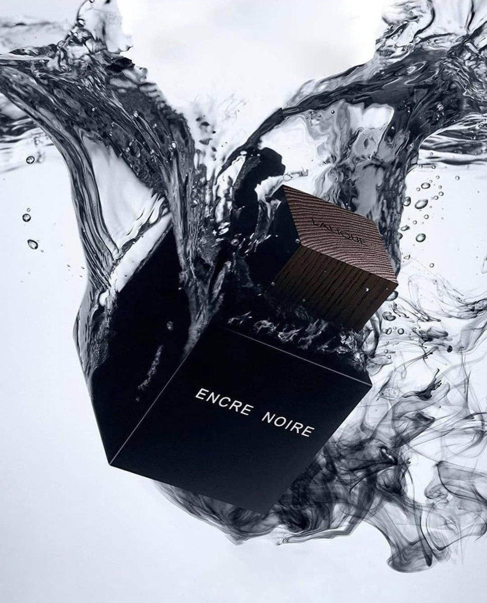 Encre Noire Lalique
قلعة الفيتيفير المنيعة التي تحتفظ لنفسها بالصدارة
 بين كل الممالك التاريخية. 
السرو الإيطالي والمسك وخشب الكشمير جسورًا ضُربت حول القلعة 
لتحمي تميزها وانفرادها 
بطابع خاص لا يمكن تقليده
 #رابطة_عشاق_العطور