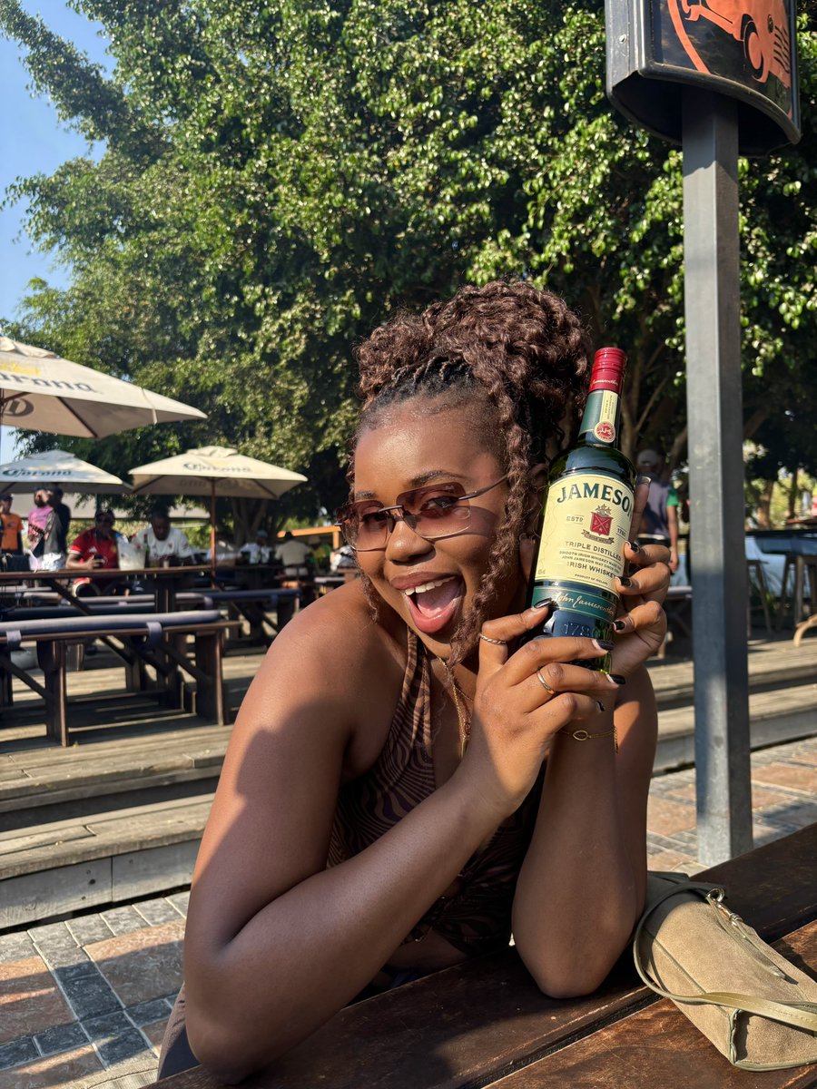 Milla On The Rocks 🍀🥃 tweet media