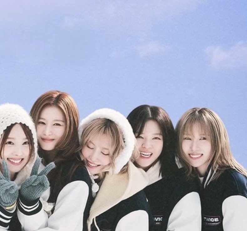 inylvr_'s tweet photo. happy 10th anniversary, my twice! 🫶🏻 https://t.co/QE1wrkL19i