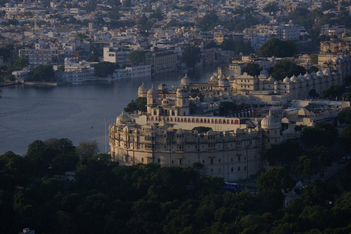 Siddharth0X's tweet photo. Udaipur on Fujifilm 🌄 https://t.co/9Ydx8TO4Vo