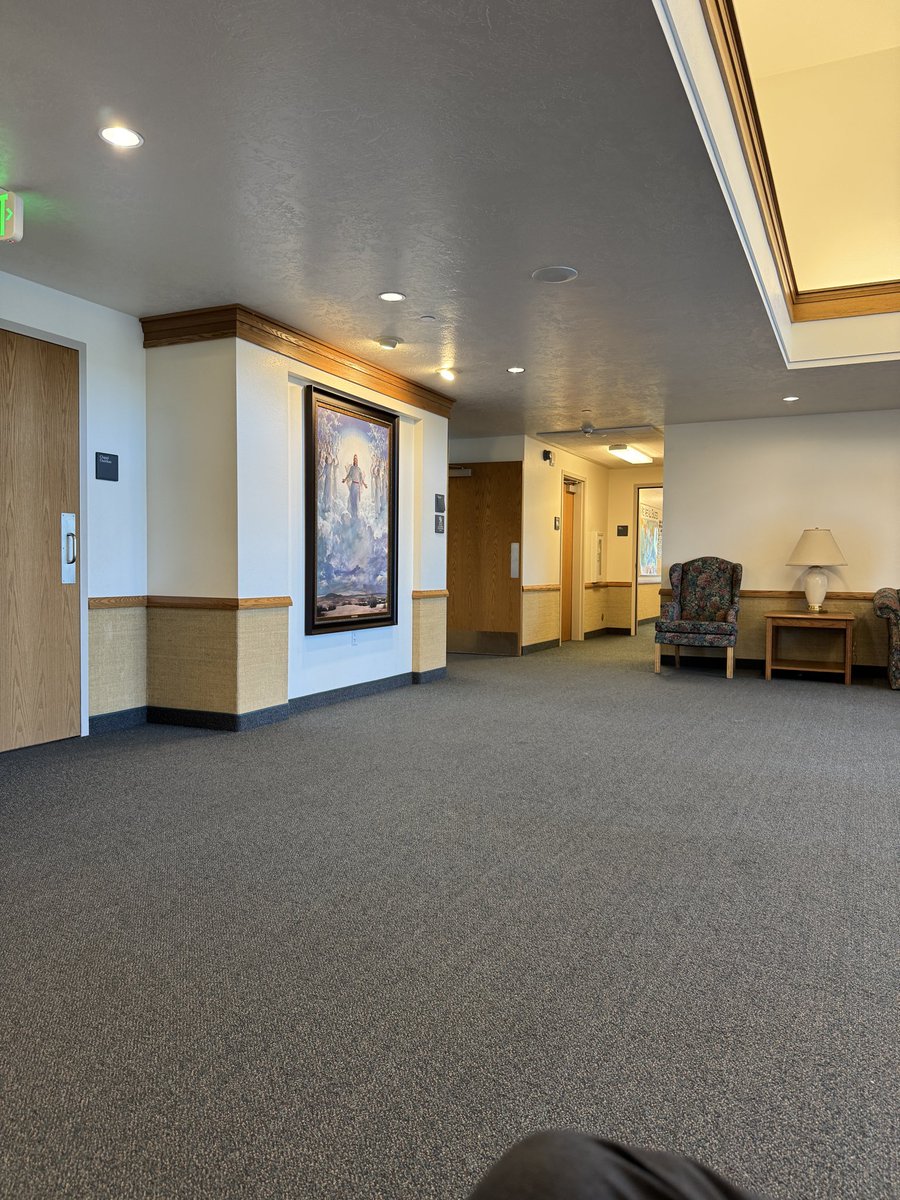 I had forgotten about the speaker in this area. It’s nice that I don’t have to be in the chapel but still listen.