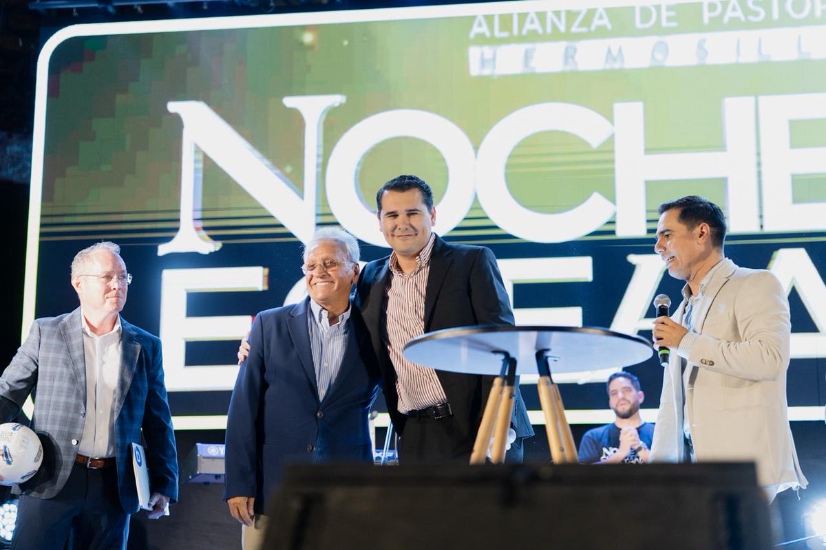 AdolfoSalazar_'s tweet photo. Tuve el honor de asistir a la segunda edición de “Noches de Esperanza”, un evento familiar organizado por la Alianza de Pastores de Hermosillo.

Reconozco y agradezco al Pastor Daniel Moreno y a toda la Alianza de Pastores por su valiosa labor en favor de la unión familiar, la fe y los valores que fortalecen a nuestra sociedad.