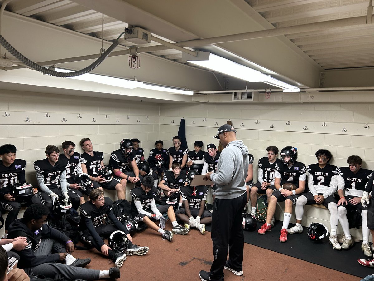 ZebraFball's tweet photo. It’s been a tough season so far, but I can assure you that all of these Zebras are buying in to what Coach Hill is building within our Program!! 🏈🦓💪 https://t.co/dPQRqMDCfl