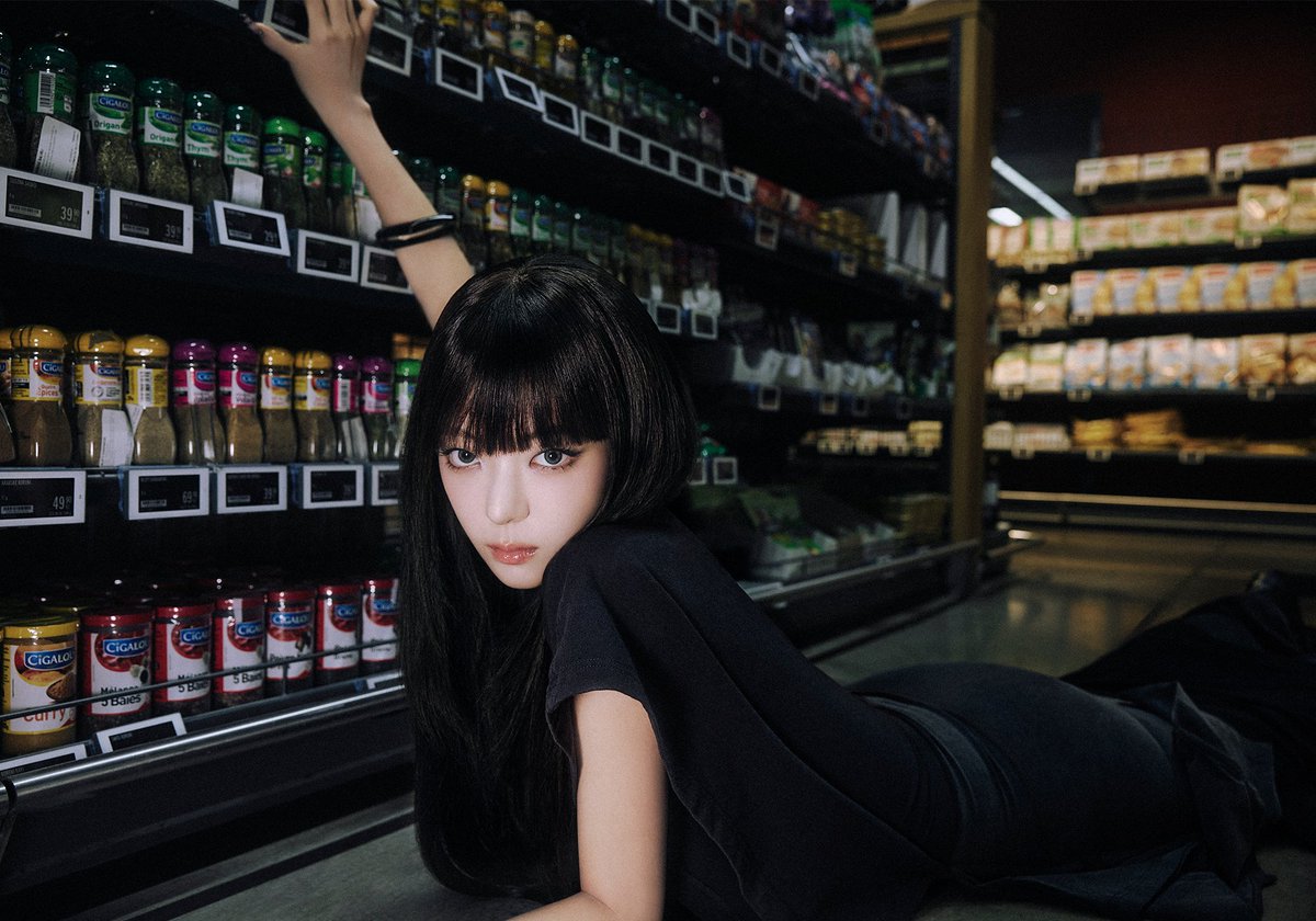 itzsooolucky's tweet image. ME WHEN I SERVE AT THE GROCERY STORE