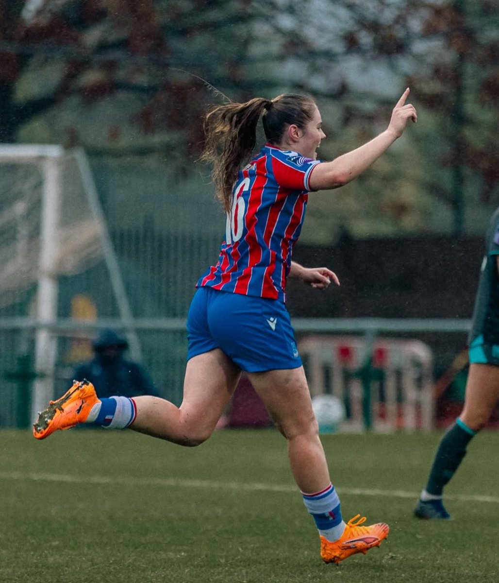 Emma Watson played 45 minutes today for Crystal Palace in their game vs Ipswich and scored twice⚽️⚽️

Go on Emma💪

#LoanWatch #MUWomen