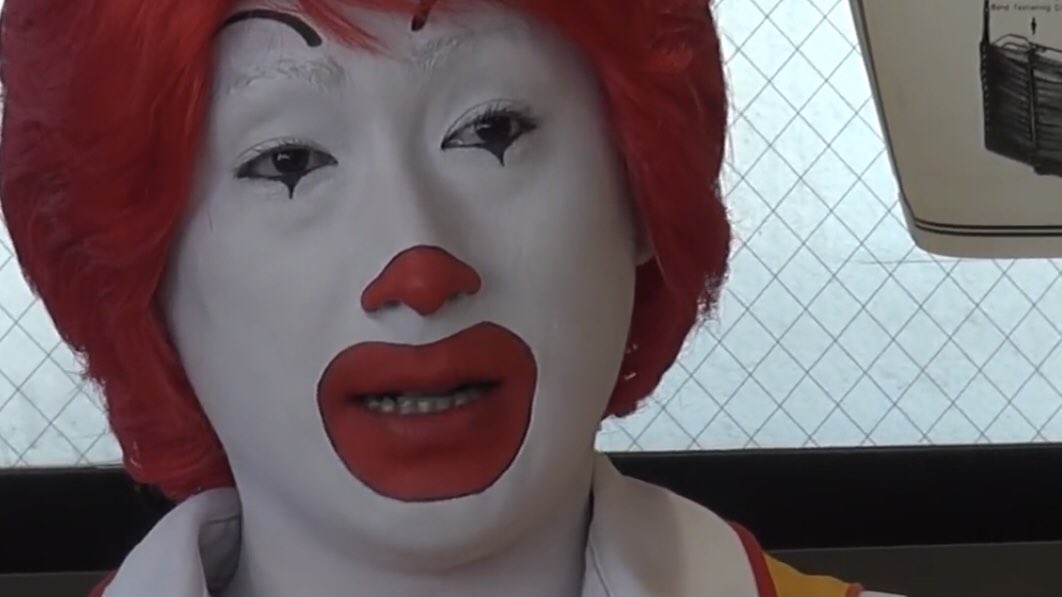 N7S3K9's tweet image. 【キャラ作りの一環で語尾を「ドナ」にしてたら思ってたのと違う方向に行った】

いや俺カントリーマアム云々の話マジで飽きてっけどな
言うほど小さくなってねえけどな
てか何なら別に大きいけどな
普通にそこは個人差だけどな
お前一生発言の最後に※個人の感想です って補足しとけって話だけどな