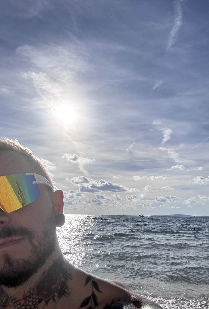 Alles ganz schlimm hier ! Gleich erstmal im #Bierkönig glatt ziehen.