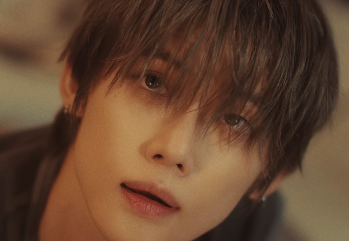 얼굴도.... 노래도..... 다 넘 좋다🩷 아 덮머 진짜 너무 이쁘다....🥹🩷